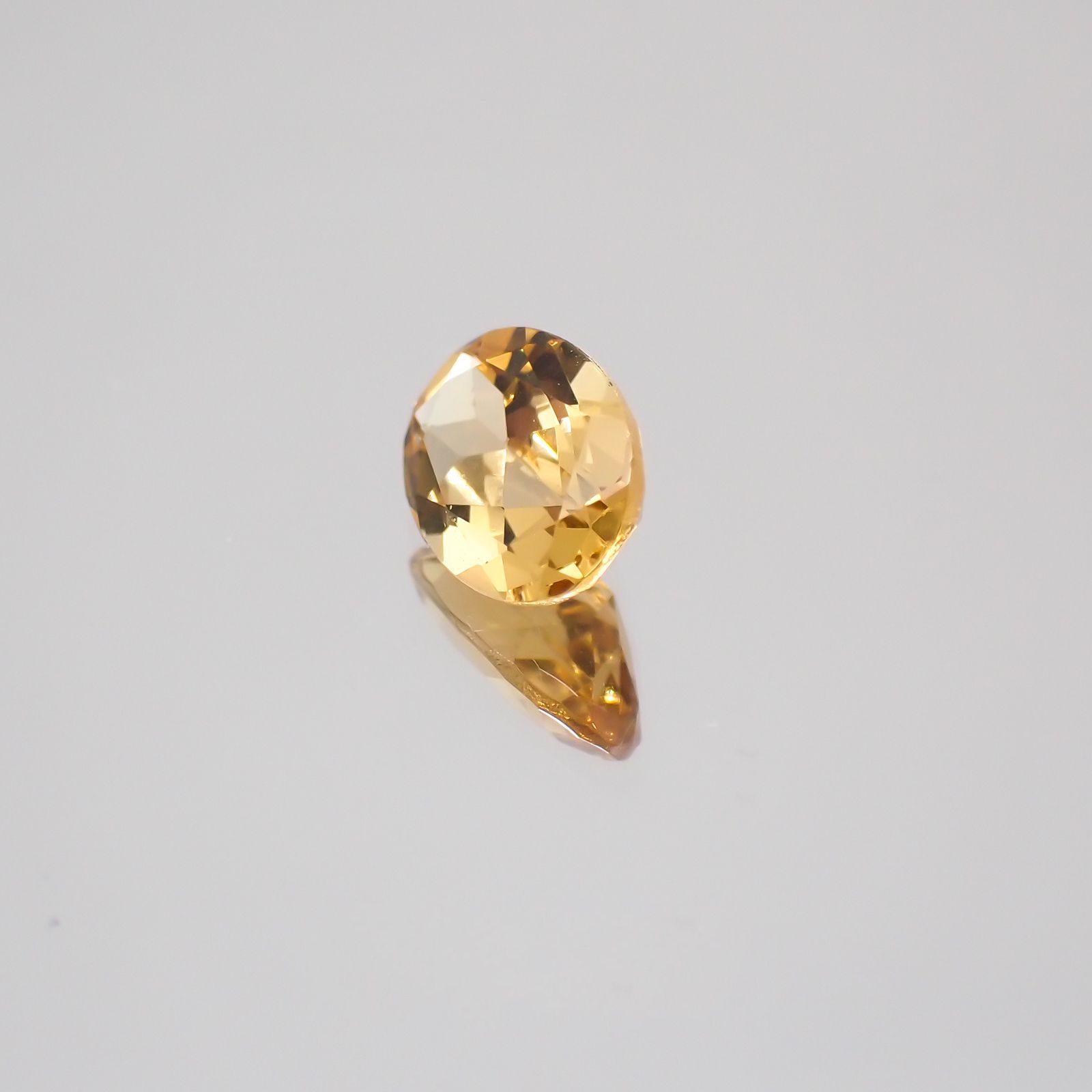 インペリアルガーネット(宝石名ヘソナイト・ガーネット)スリランカ産 0.86ct 識別済[231224367]7x5mm前後