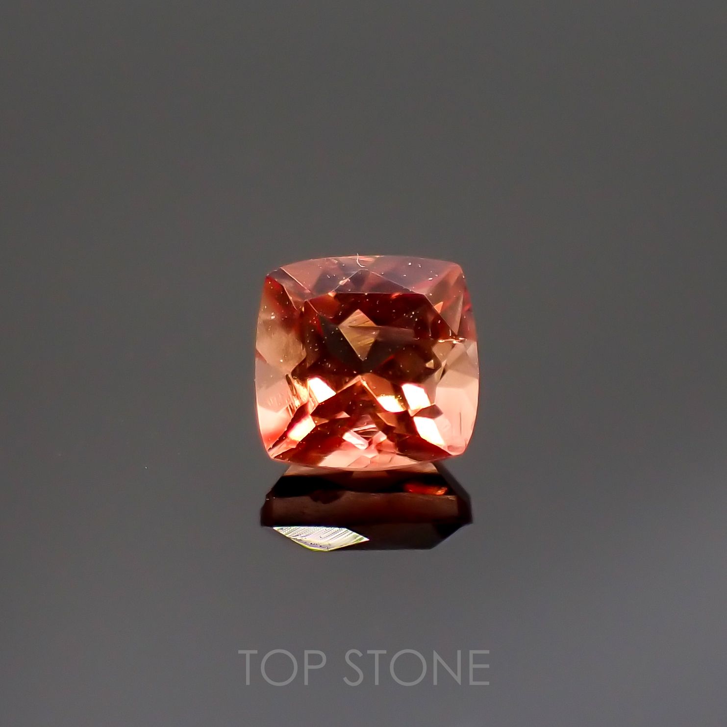 バイカラーアンデシン(宝石名アンデシン)チベット産 0.44ct 識別済[220115273]4.5x4.4mm前後