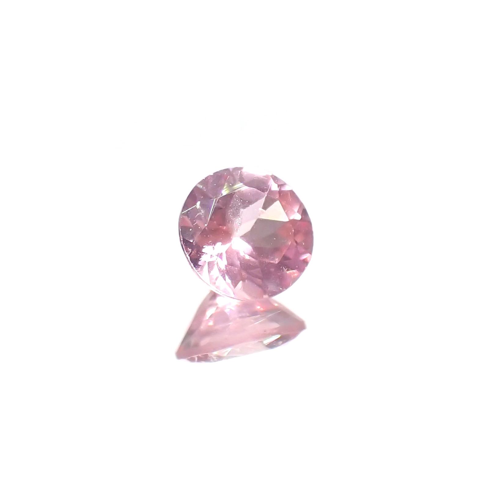 シルキーピンクスピネル タンザニア産 0.36ct / 4.3x4.3mm前後 [230421572]