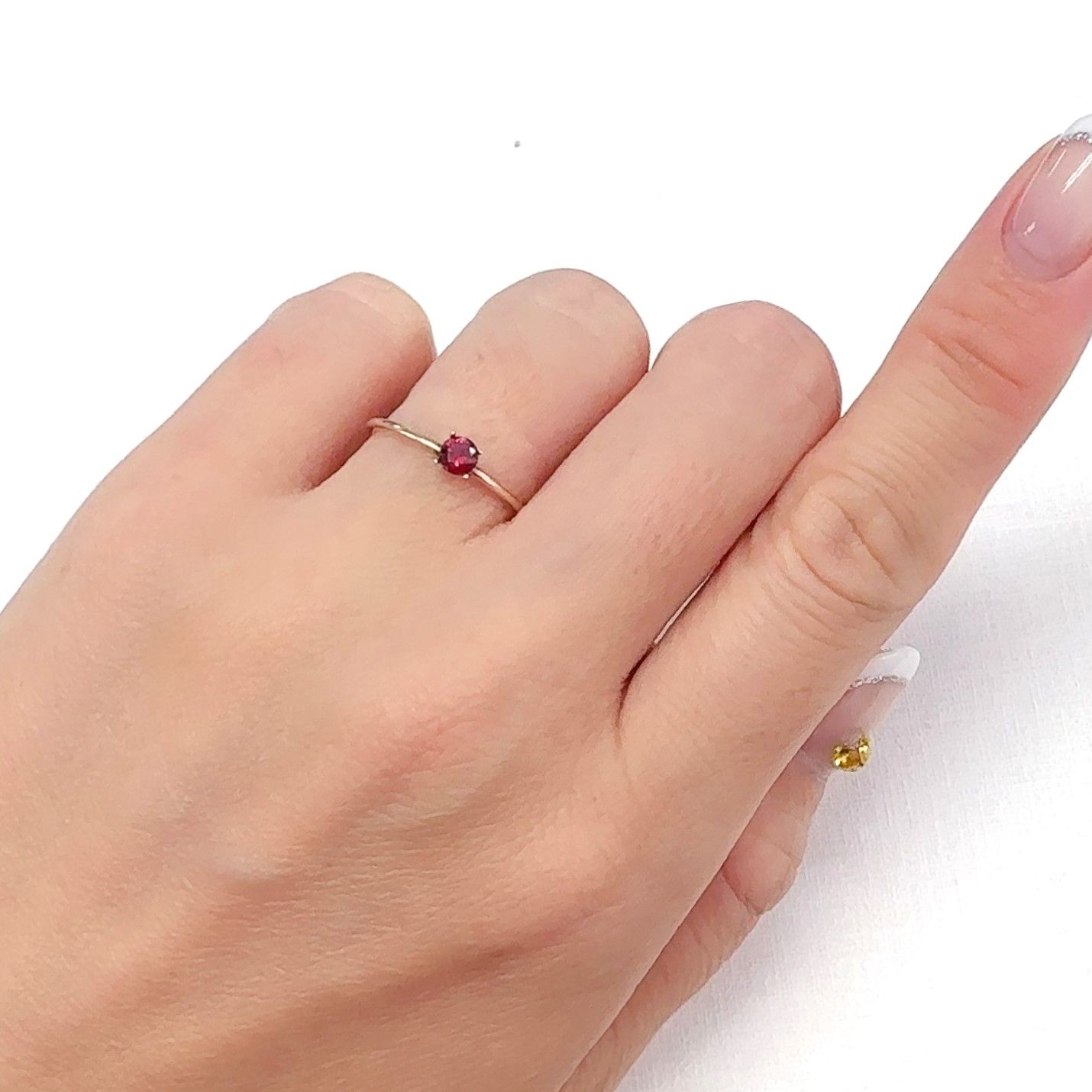 レッドスピネル ビルマ産 0.18ct[240728572]3.5x3.5mm前後