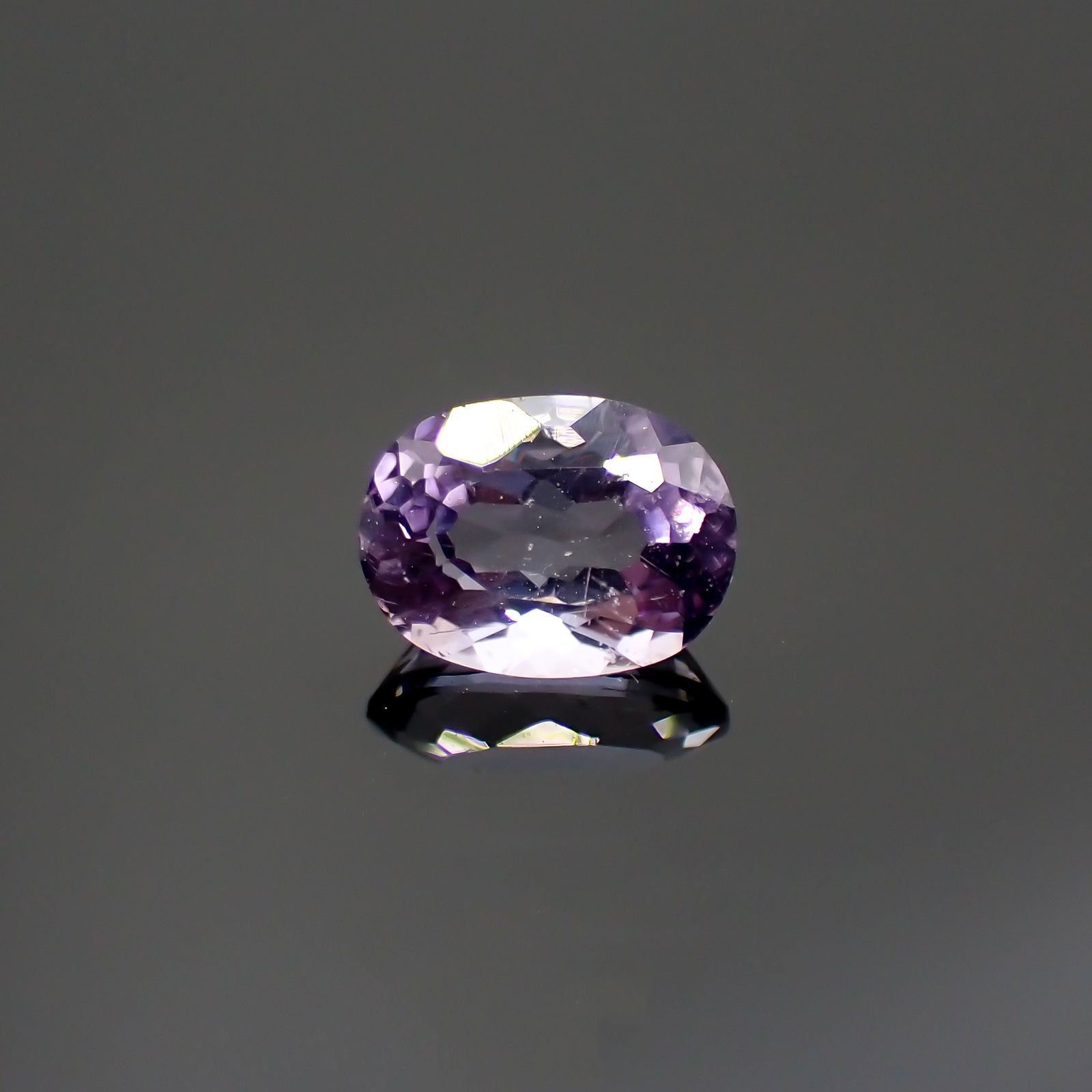 マリアライト(宝石名パープル・スキャポライト)スリランカ産 0.71ct 識別済[220114873]6.8x5mm前後