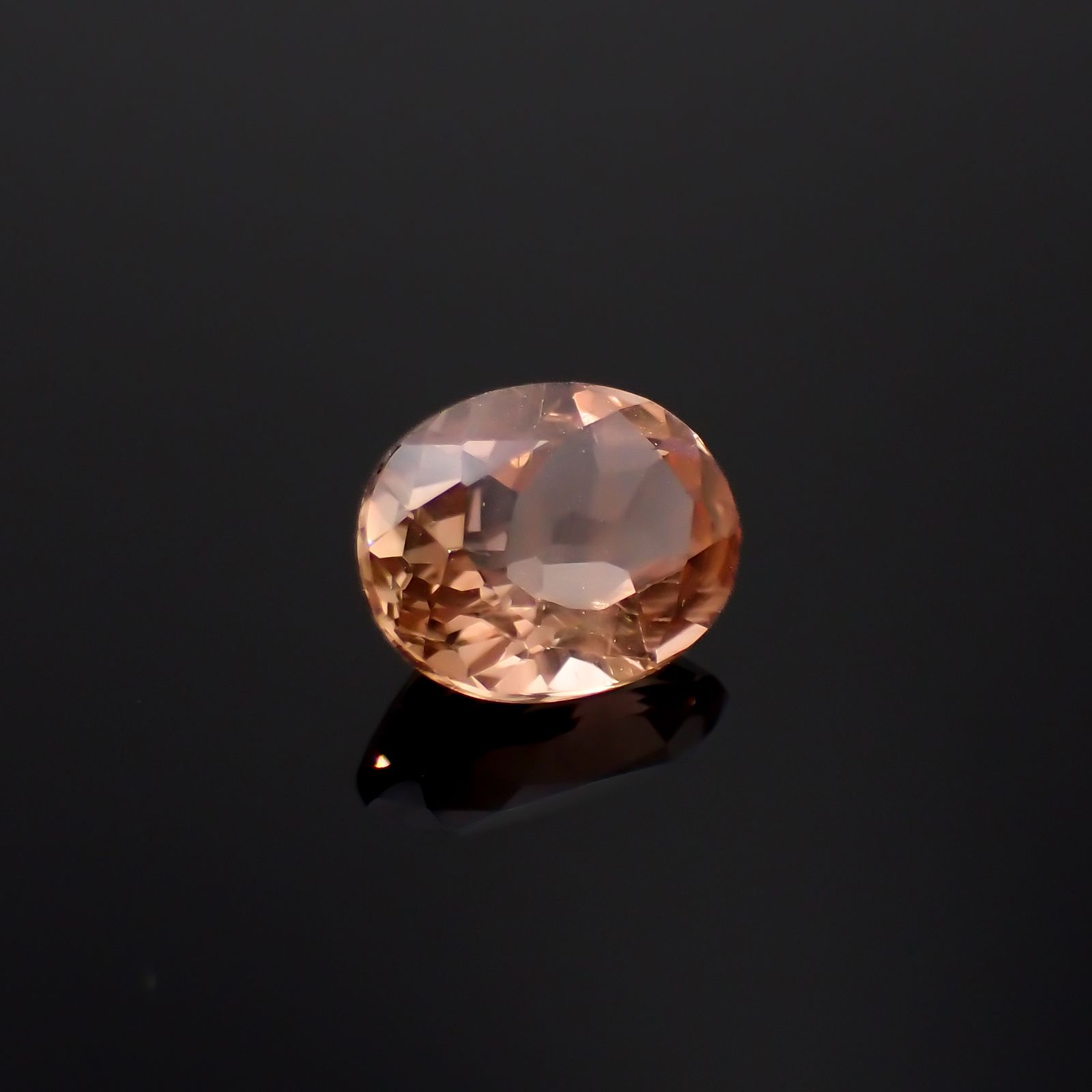 バイカラーオレゴンサンストーン(宝石名バイカラー・ラブラドライト)アメリカ・オレゴン州産 1.49ct 識別済[230722722]8.4x6.7mm前後