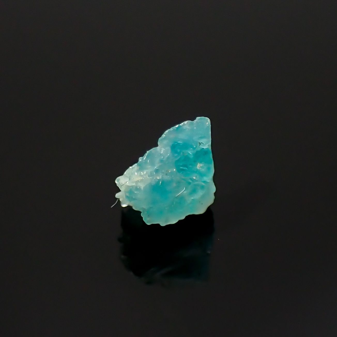 パライバトルマリン 原石 ブラジル・パライバ州バターリャ鉱山産 0.38ct[220516000]4.8x4.8mm前後