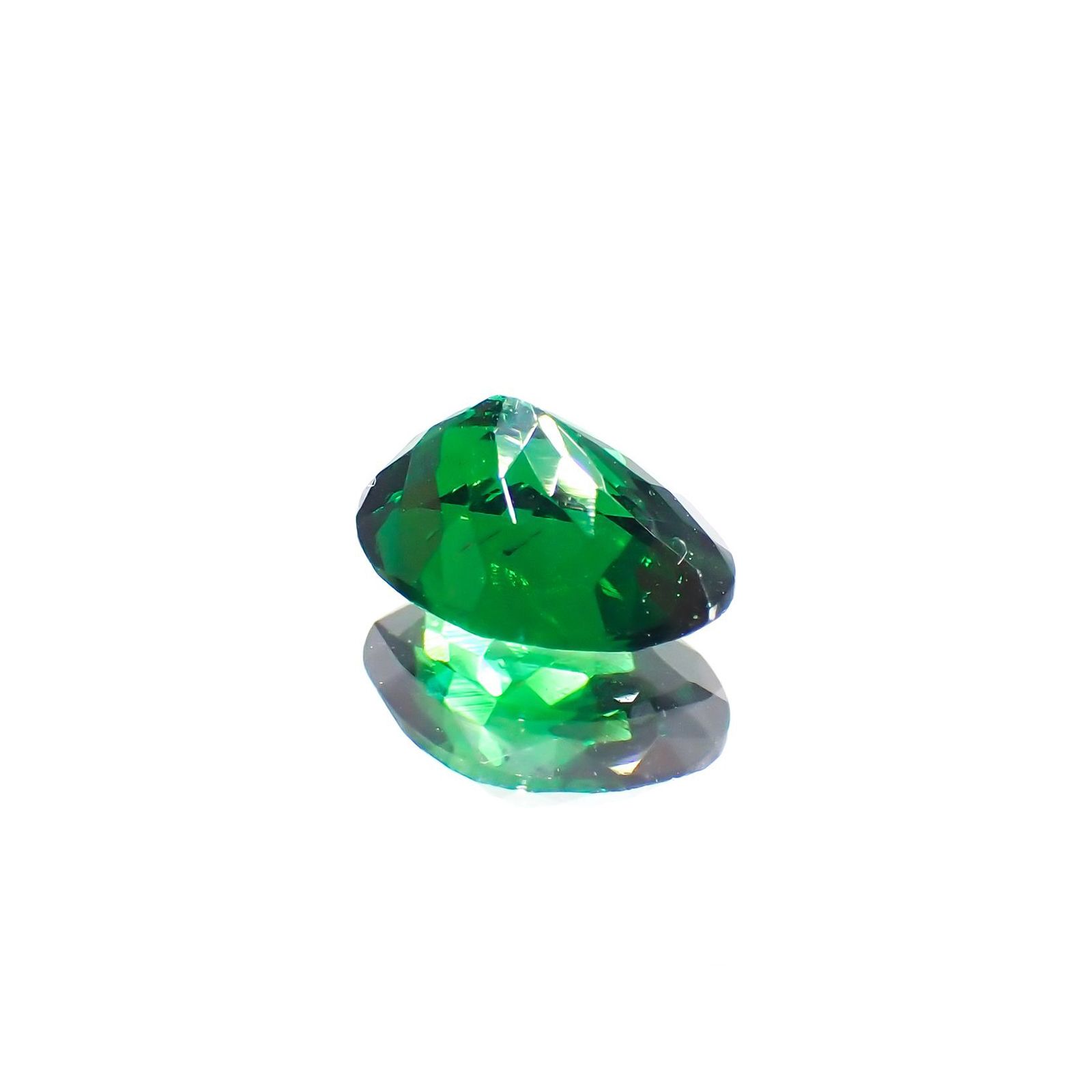 ツァボライト(宝石名グリーン グロッシュラー・ガーネット) タンザニア産 ソ付(彩珠) 1.209ct / 7.5x5.4mm前後 [21069914]