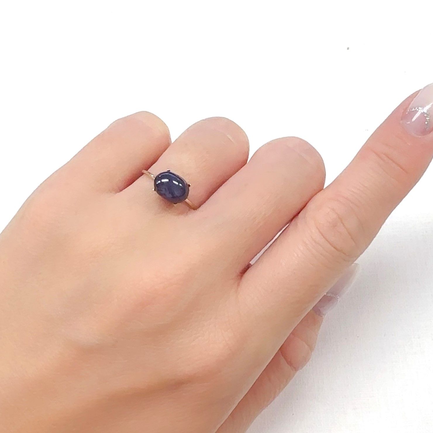 スタースピネル スリランカ産 3.58ct[240527534]8.8x6.4mm前後