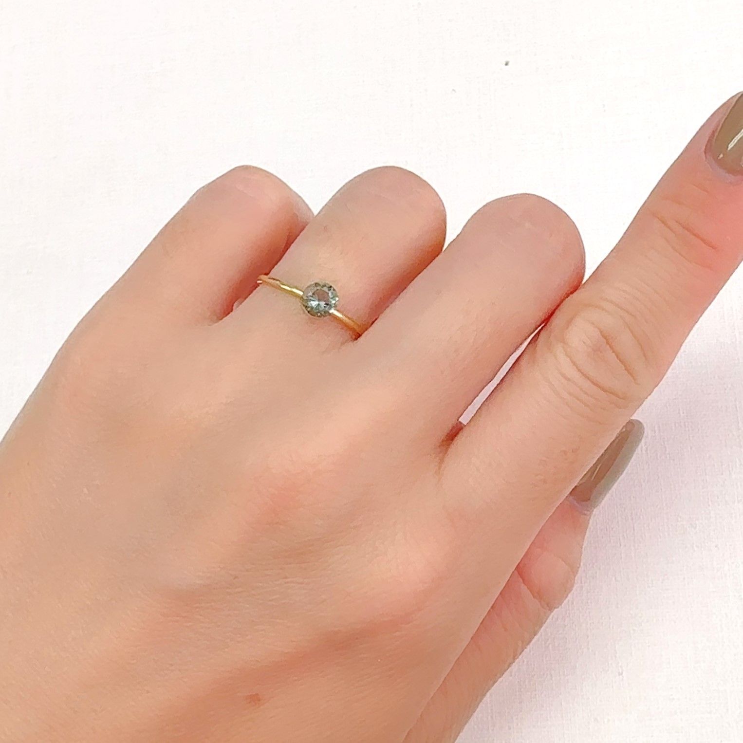フローライト フルオレッセンス イギリス・ロジャリー鉱山産 0.53ct[240928904]4.9x4.9mm前後