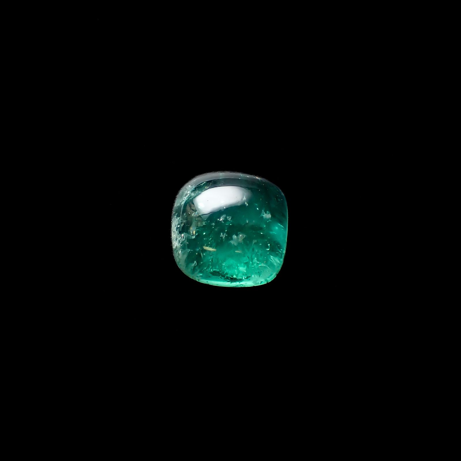 フローライト フルオレッセンス イギリス・ロジャリー鉱山産 4.74ct[240527712]9.9x9.7mm前後