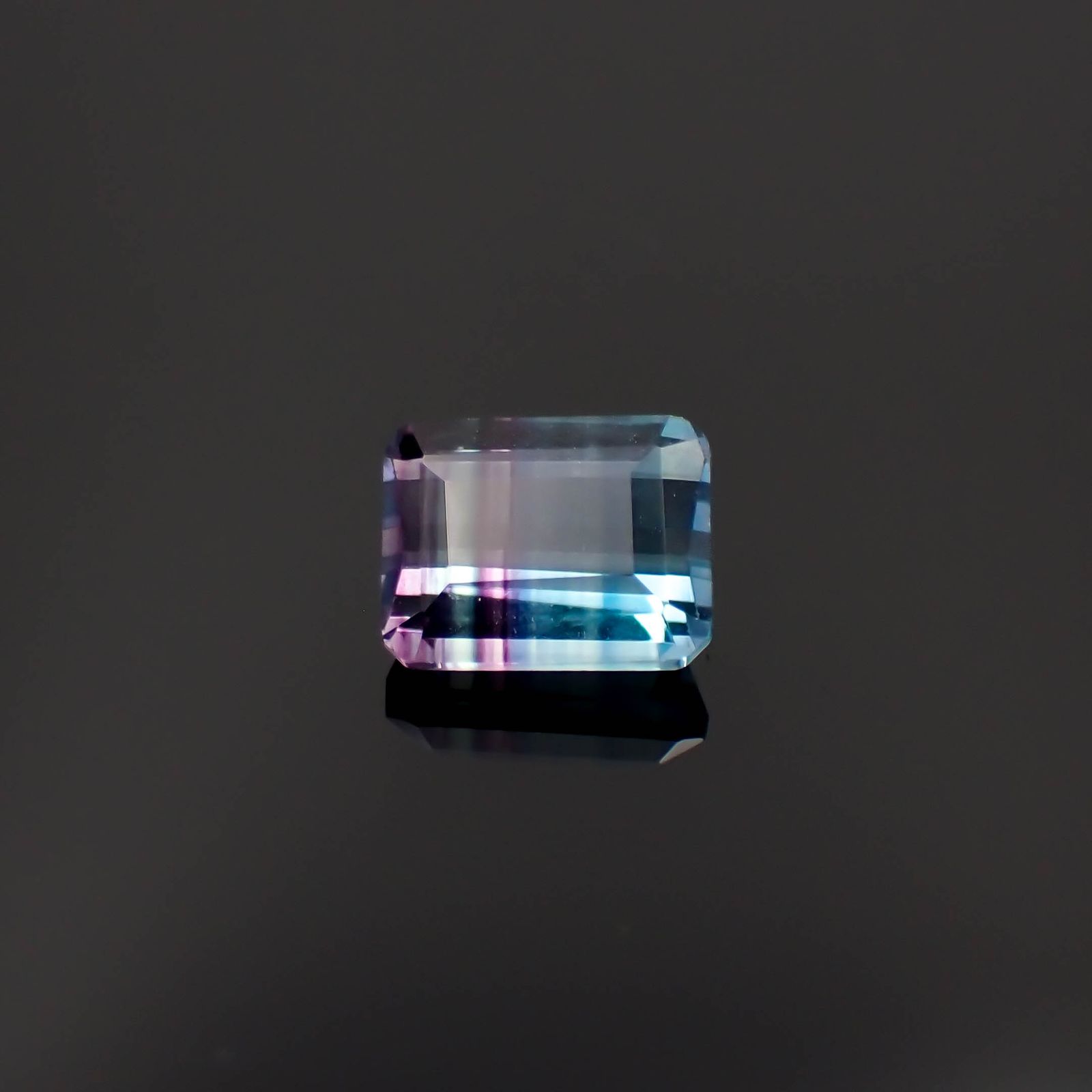 パーティカラーフローライト ブラジル産 3.12ct[230421754]8.9x6.9mm前後