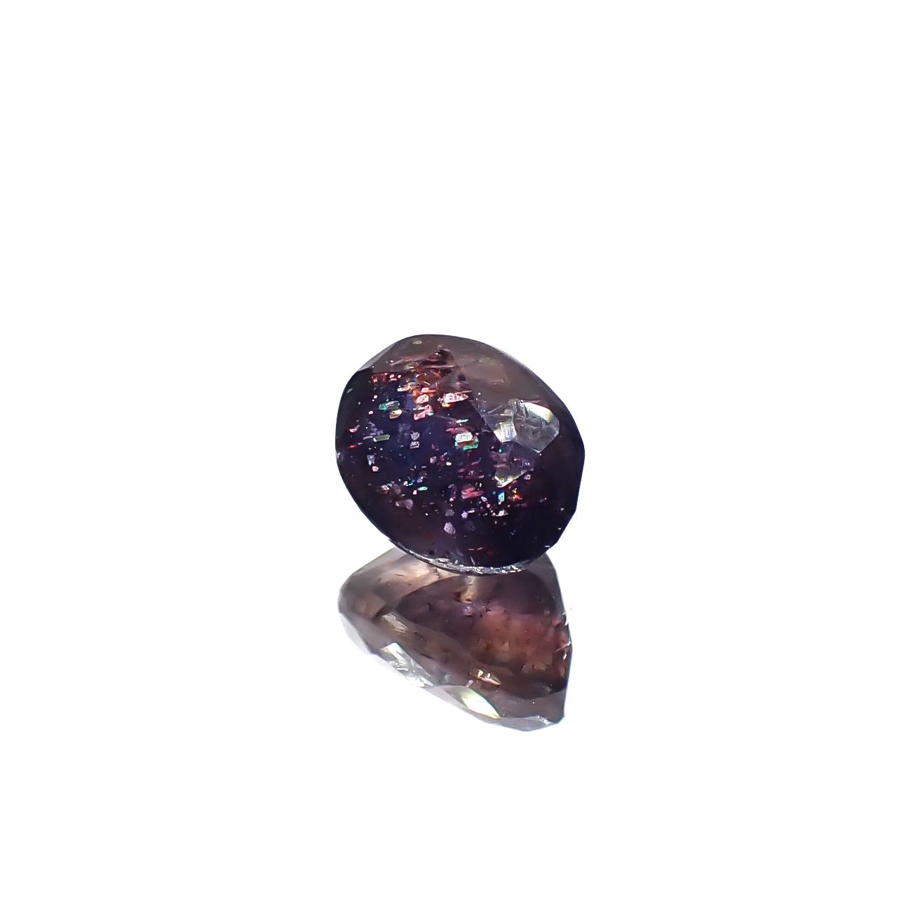 ブラッドショットアイオライト インド産 1.08ct [241129466]7.3x5.4mm前後