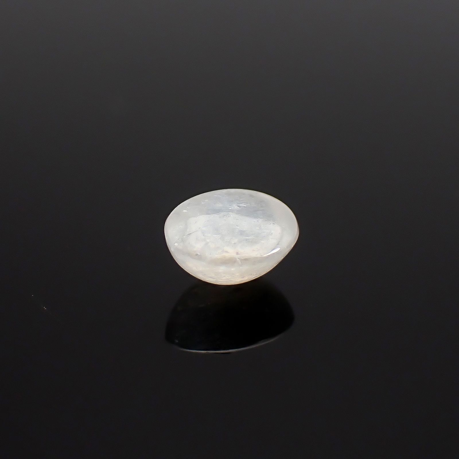 ジルコンキャッツアイ ビルマ産 0.62ct / 5x3.9mm前後 [260832884]
