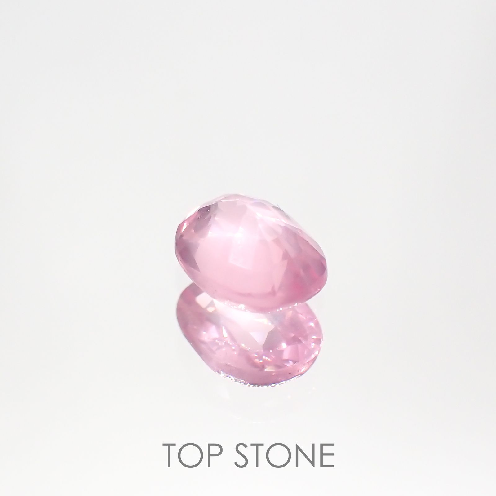 シルキーピンクスピネル(宝石名ピンク・スピネル) タンザニア産 0.78ct 識別済[210912895]6.4×4.9mm前後