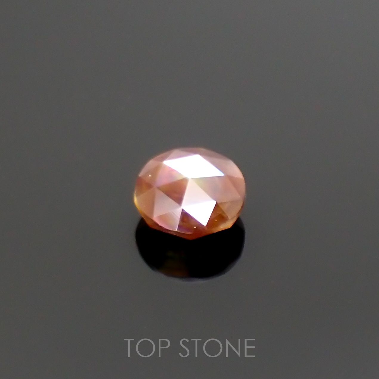 レインボーガーネット 日本・奈良県天川村産 0.98ct[220515985]5.9x5.8mm前後