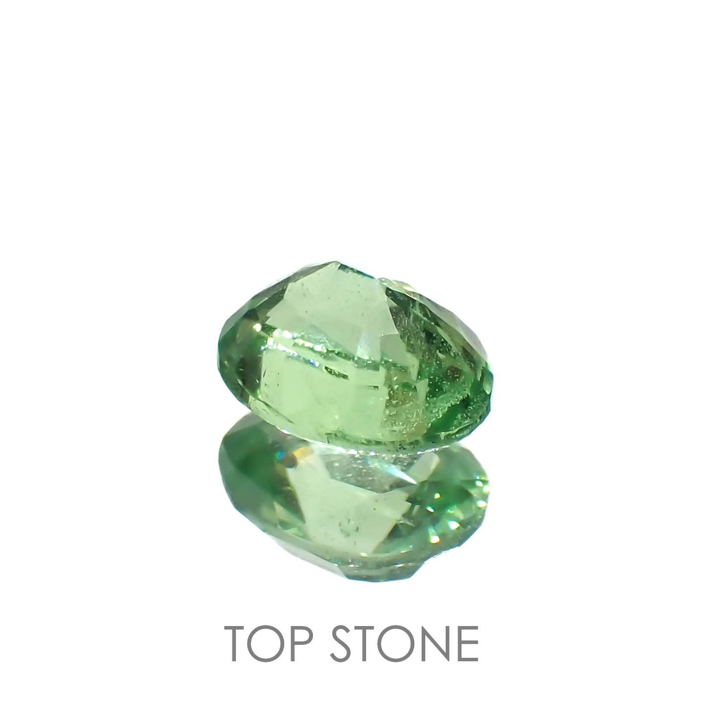 ミントガーネット(宝石名グリーン グロッシュラー・ガーネット)タンザニア産 0.63ct 識別済[230119974]5.7x4.5mm前後