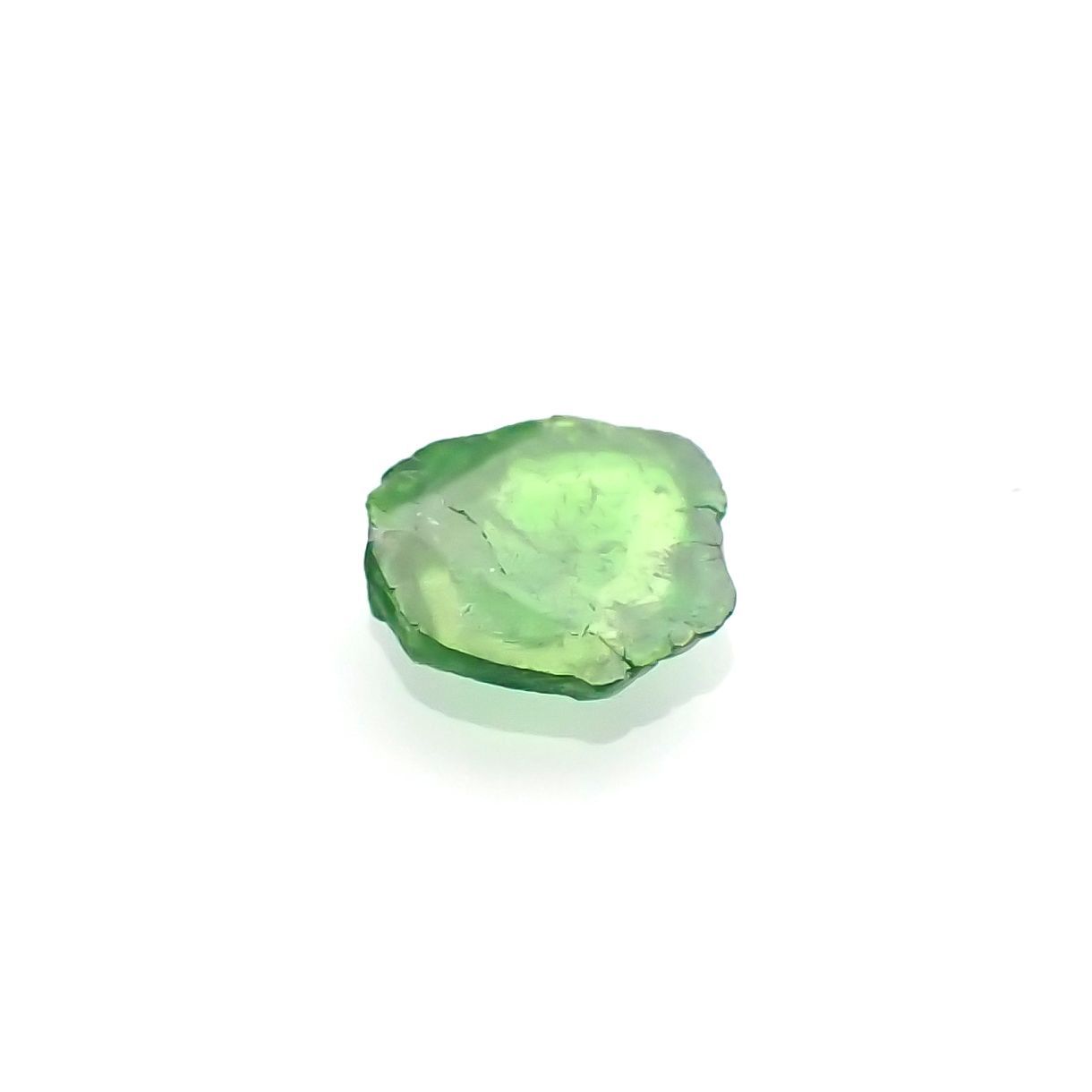 デマントイドガーネット 原石スライス(宝石名デマントイド・ガーネット) 0.26ct 識別済[210912778]5×4.1mm前後