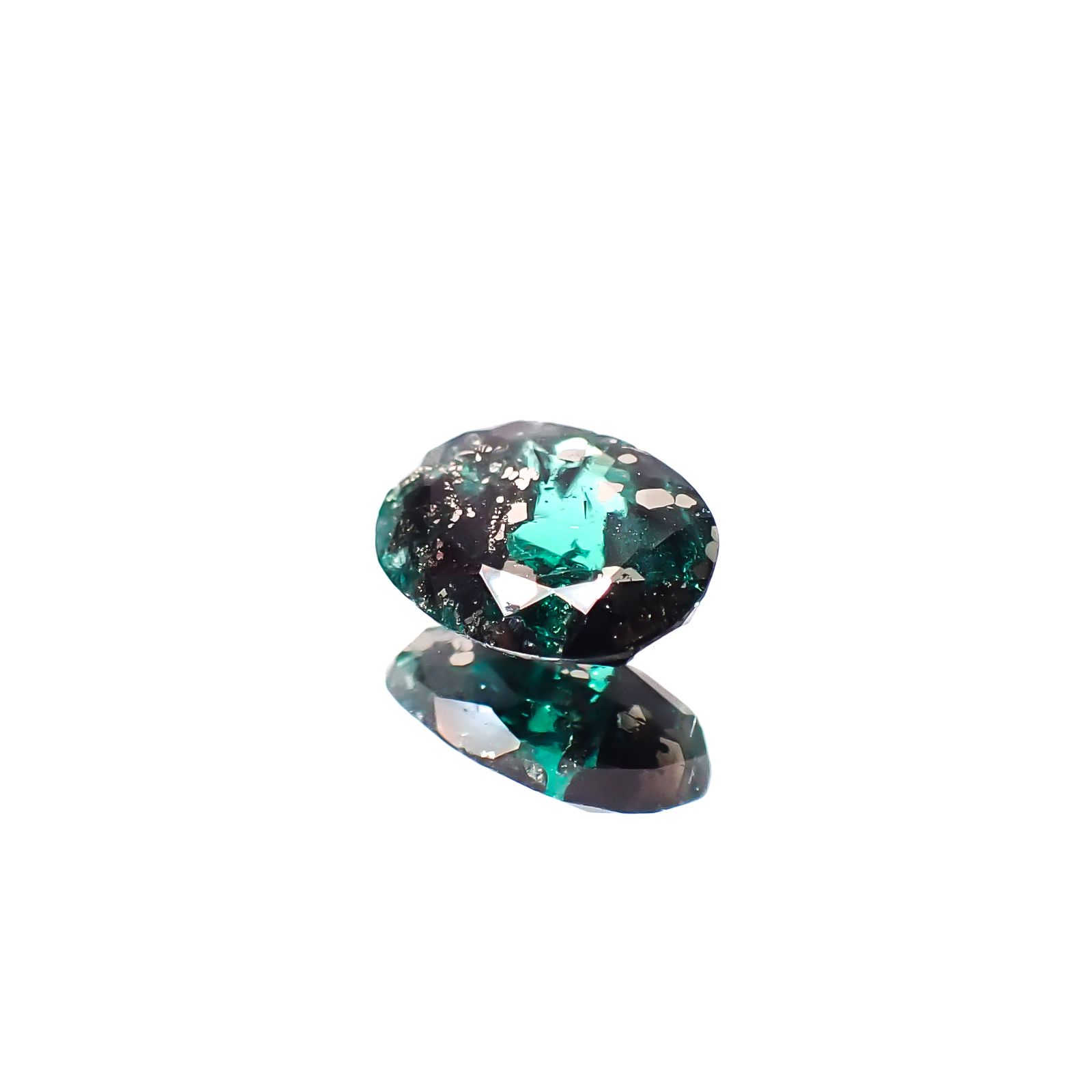 パイライトインエメラルド コロンビア産 0.67ct [241229558]7.1x5.2mm前後
