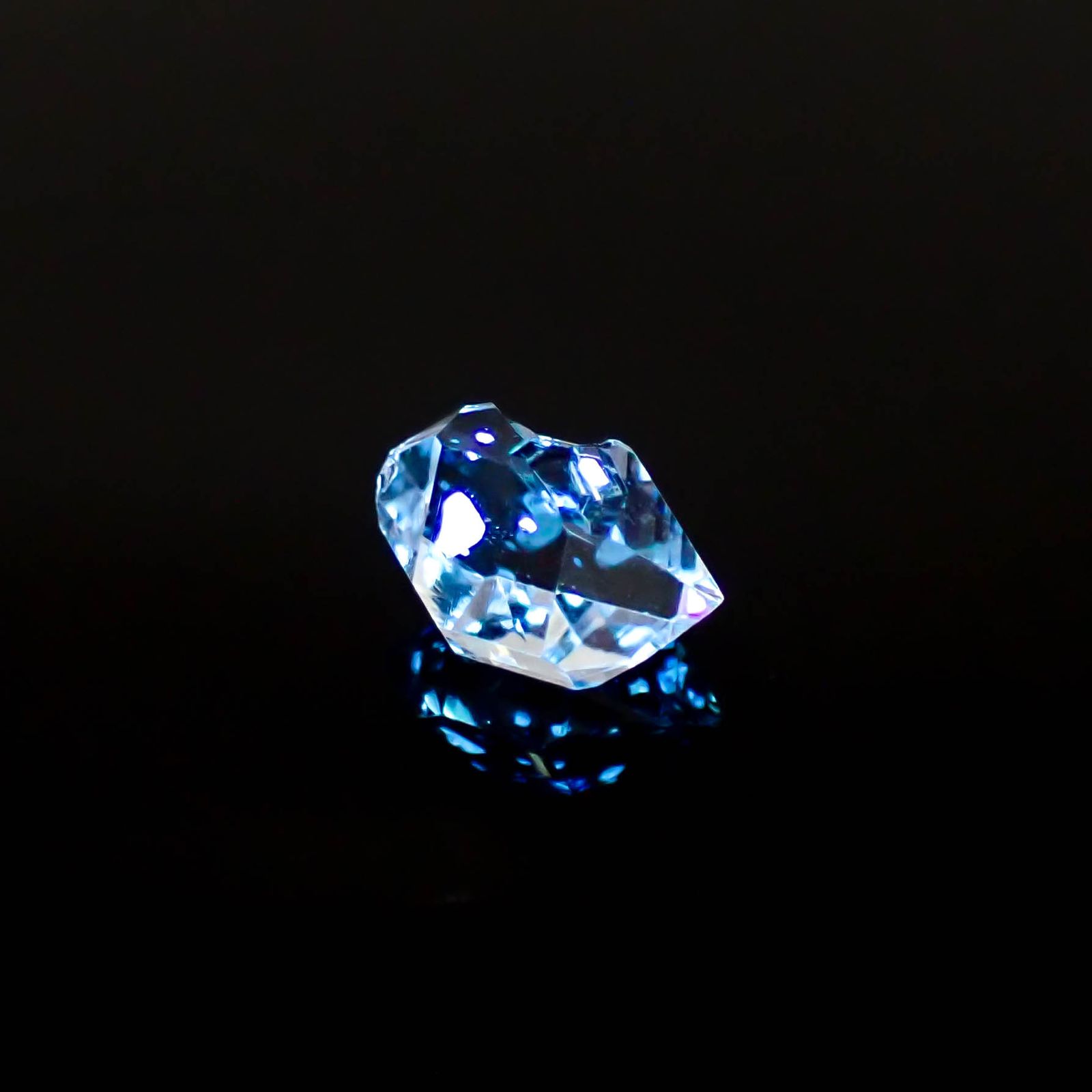 オイルインクォーツ原石 パキスタン産 1.65ct[240828672]9.5x6.3mm前後