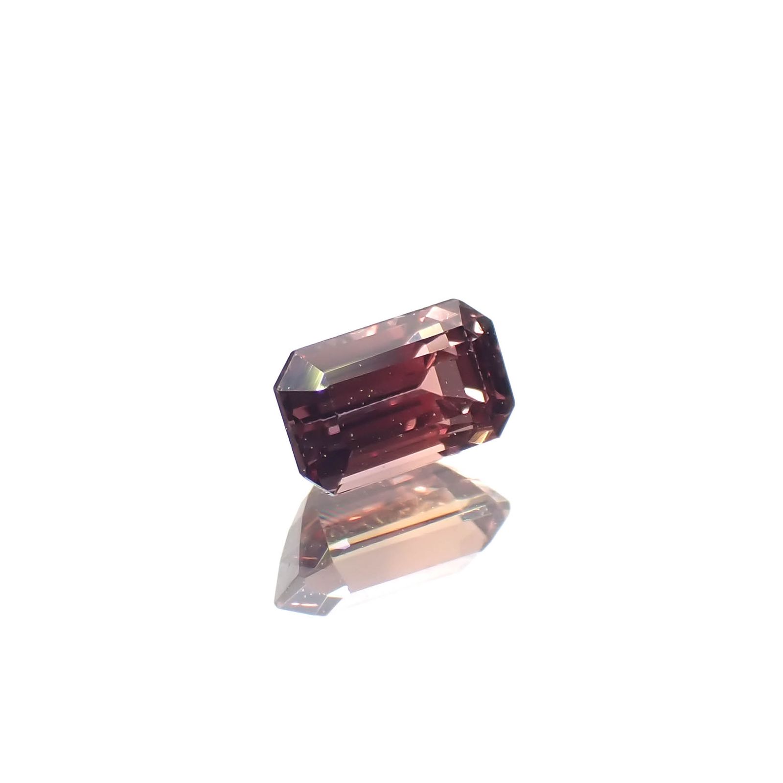 バイカラーサファイア(宝石名バイカラー・サファイア)タンザニア産 0.26ct 識別済[230622377]4.2x2.5mm前後