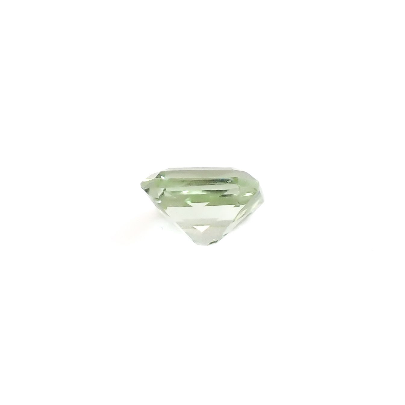 ミントガーネット タンザニア産 0.37ct / 4.3x3.5mm前後 [260932682]
