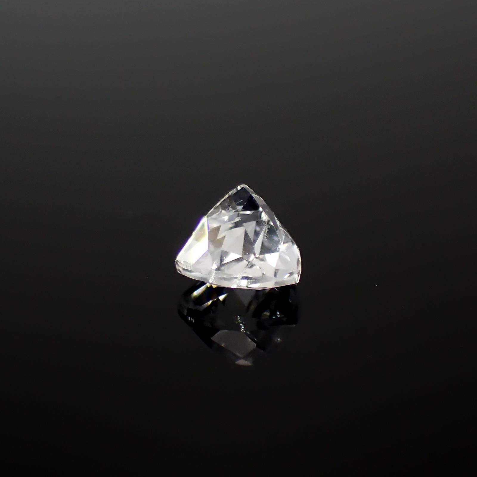 フェナカイト(宝石名フェナカイト)マダガスカル/ブラジル産 0.65ct 識別済[240628183]5.2x5.3mm前後