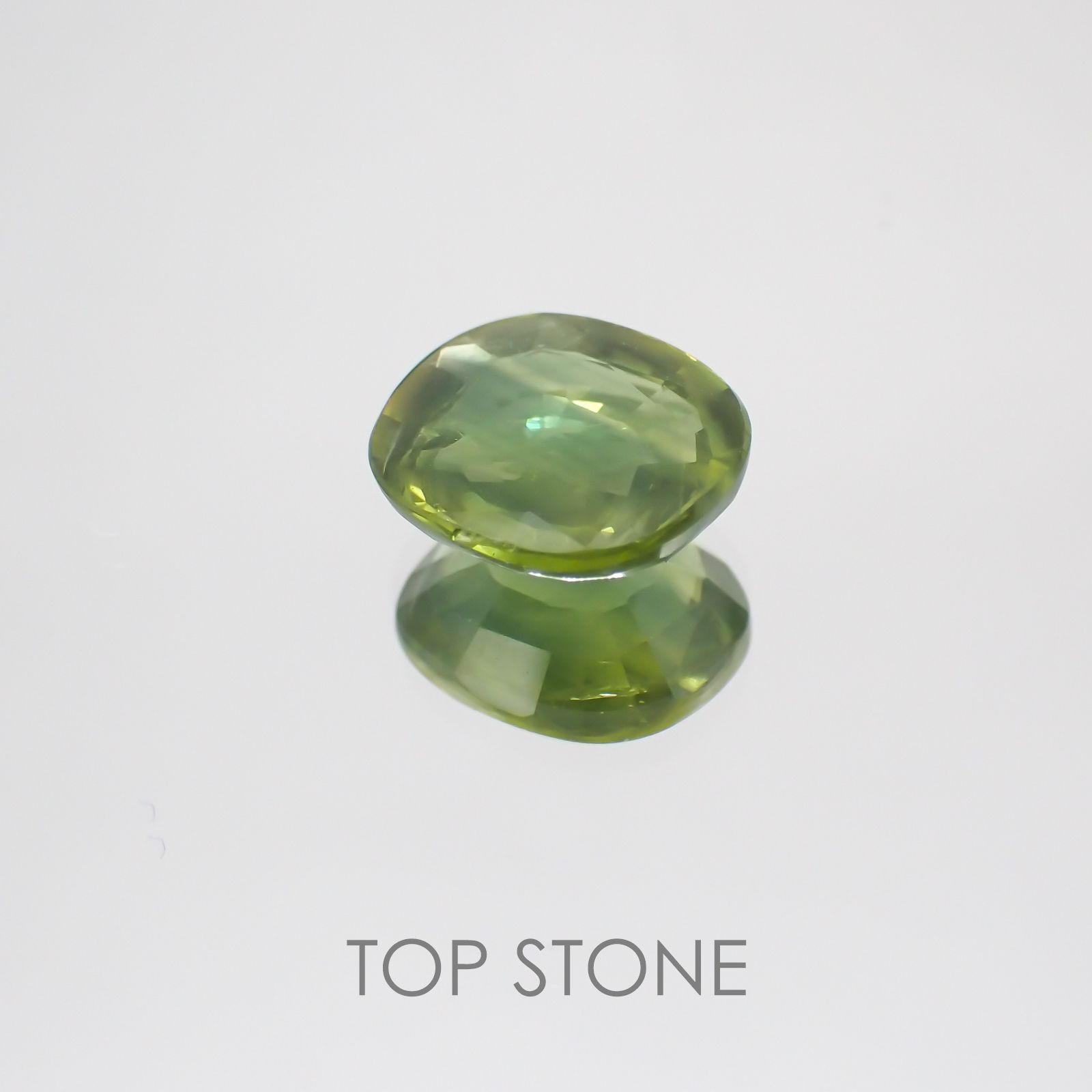 パーティカラーサファイア(宝石名パーティカラード・サファイア) タイ産 2.69ct 識別済[19111654]9.3×8.2mm前後