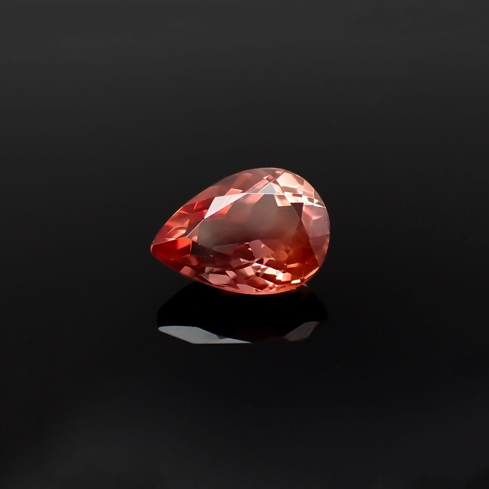 バイカラーオレゴンサンストーン アメリカ・オレゴン州産 0.76ct[251018708]7.3x5.2mm前後