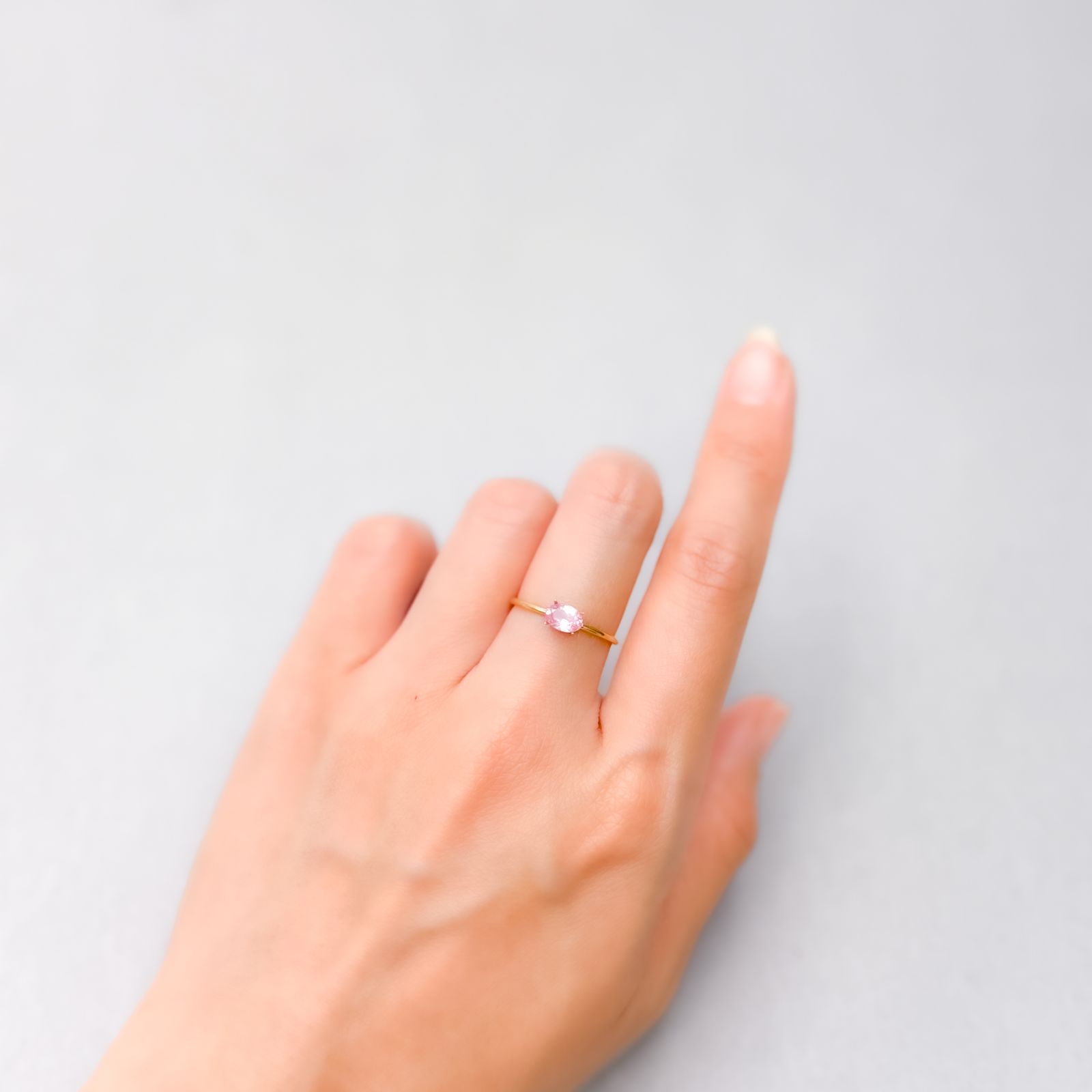 シルキーピンクスピネル タンザニア産 0.48ct [250530337]6x4.1mm前後