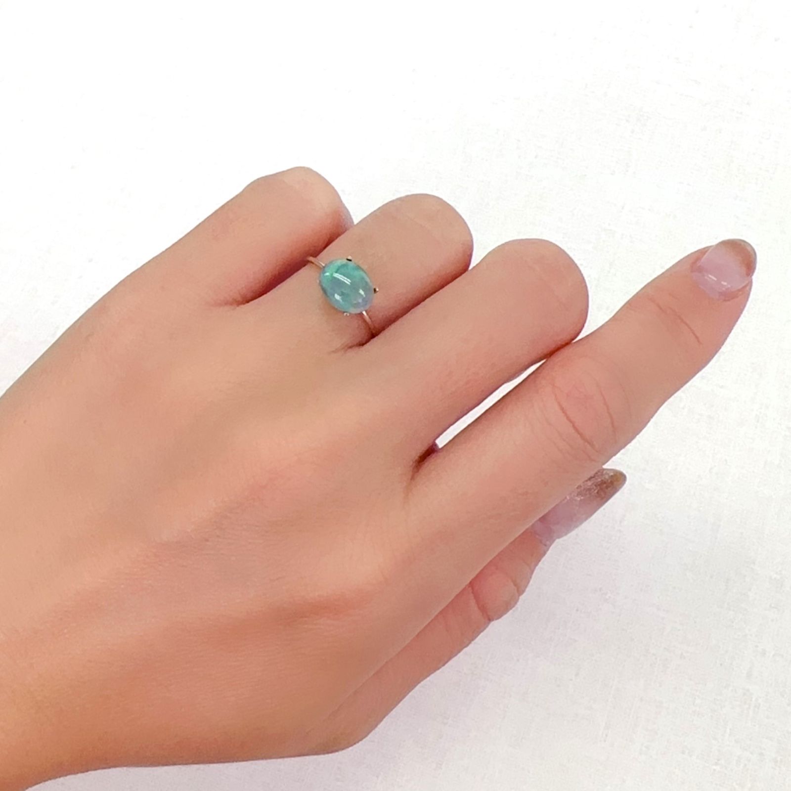 ブラックオパール(宝石名ブラック・オパール)オーストラリア産 1.277ct ソ付(彩珠)[231023699]8.9x7.1mm前後