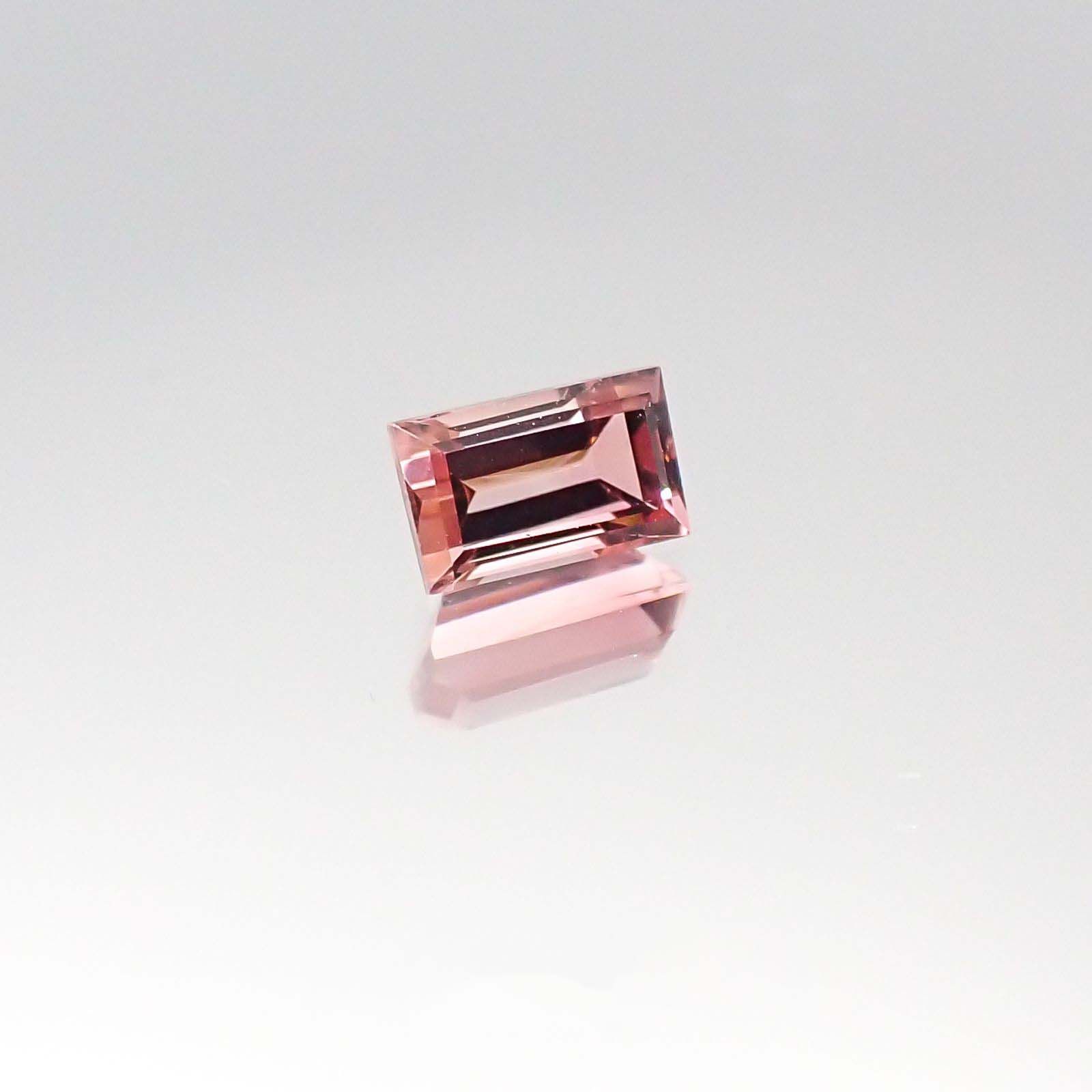 ピンクトルマリン(宝石名ピンク・トルマリン)ブラジル産 0.41ct 識別済[230722943]5x3.1mm前後