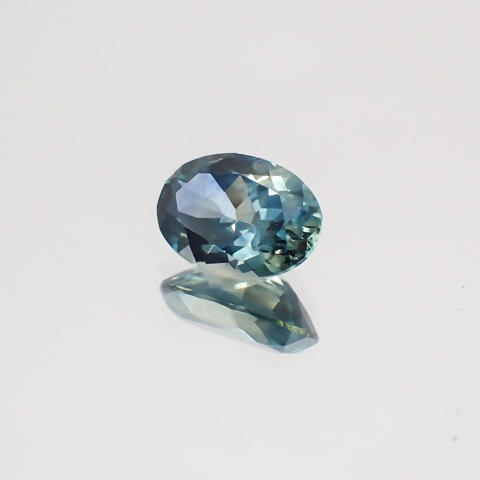 モンタナサファイア アメリカ産 ルース 0.71ct[20129303]6.4×4.5mm前後