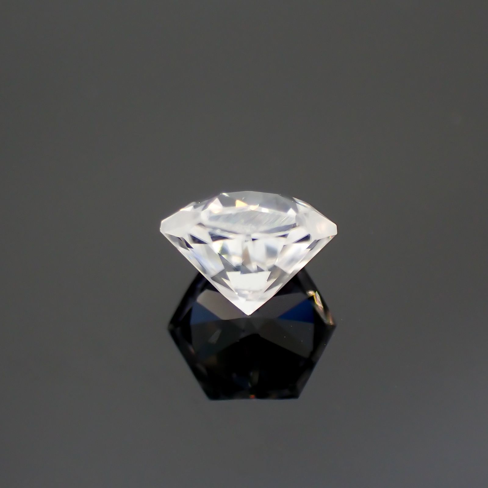 ◇ヘキサゴンカット◇カラーレスジルコン(宝石名ホワイト・ジルコン)スリランカ/カンボジア産 1.00ct 識別済[240214277]5x4.9mm前後