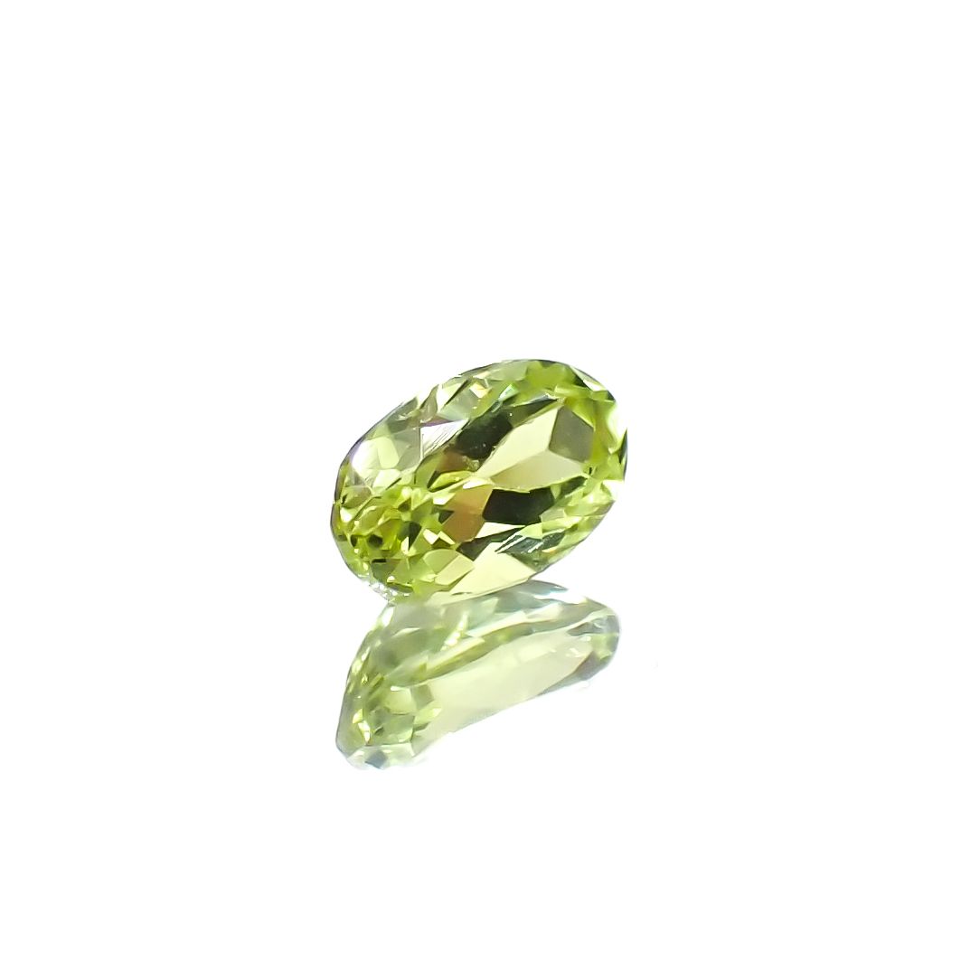 パロットクリソベリル(宝石名クリソベリル)インド産 0.31ct 識別済[231225181]5.1x3.1mm前後