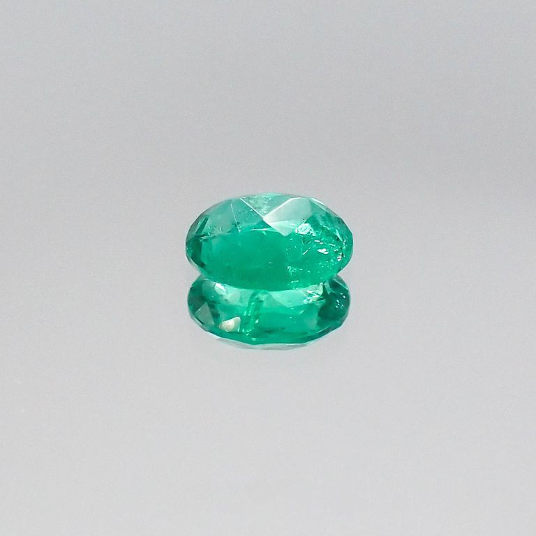 パライバトルマリン(宝石名トルマリン/別名パライバ・トルマリン) ブラジル産 0.413ct ソ付(宝貴協)[20052685]5.3×4.2mm前後