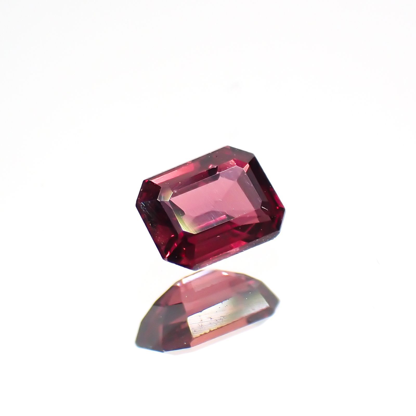 ルビー(宝石名ルビー)タンザニア産 0.28ct 識別済[220115043]4.1x3mm前後 | TOP STONE(トップストーン)