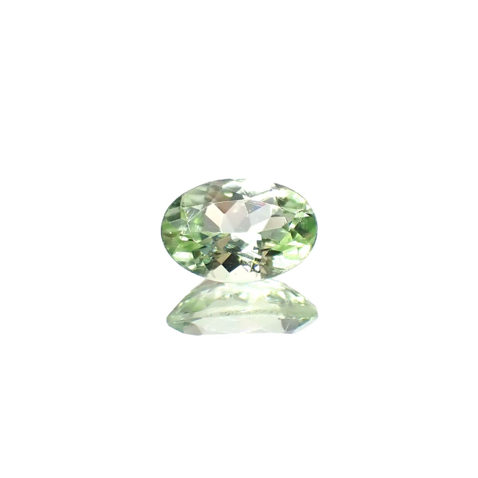 ミントペリドット パキスタン/ノルウェー産 0.48ct / 6.1x4.1mm前後 [250730636]