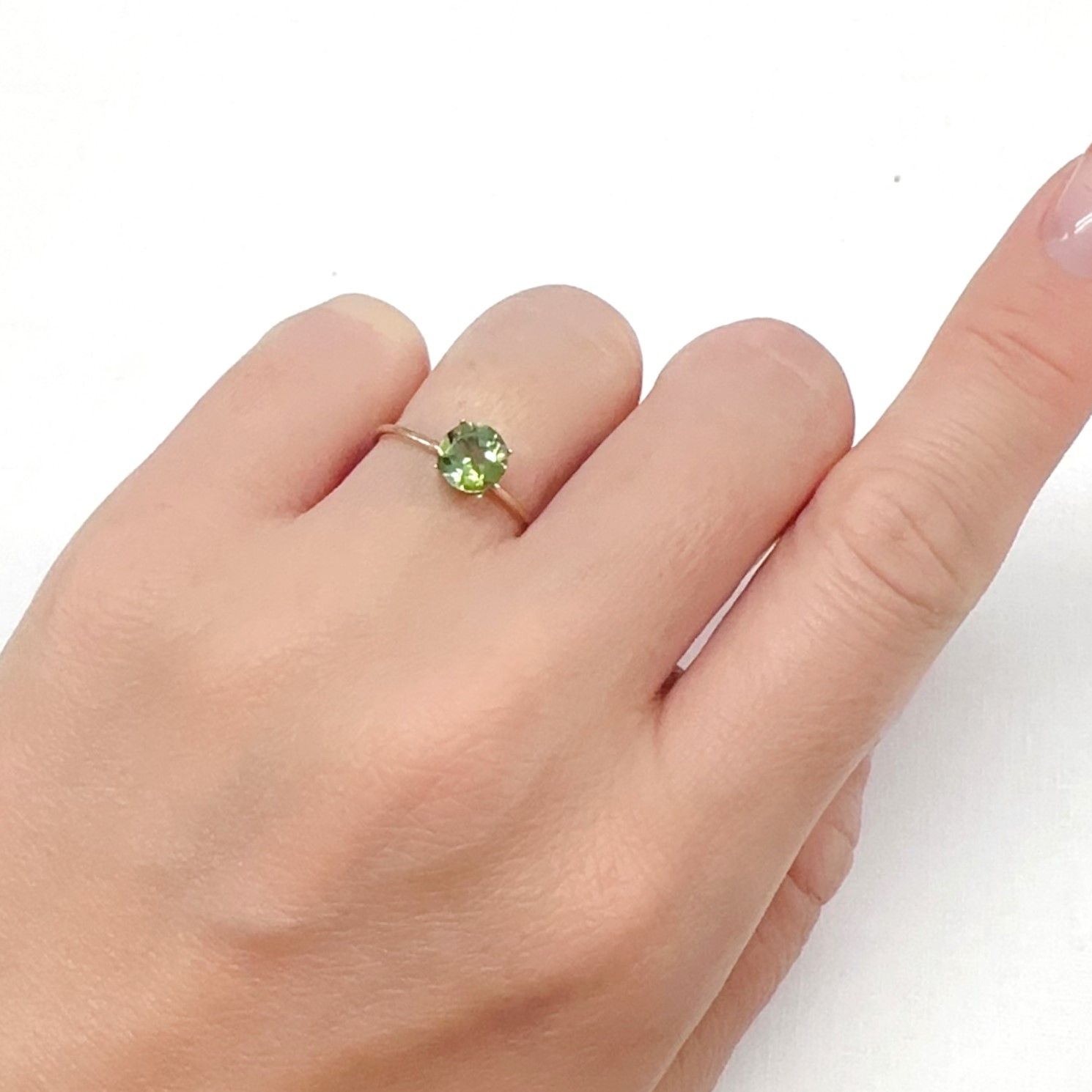 グリーントルマリン モザンビーク/コンゴ産 0.84ct[240527785]6x6mm前後