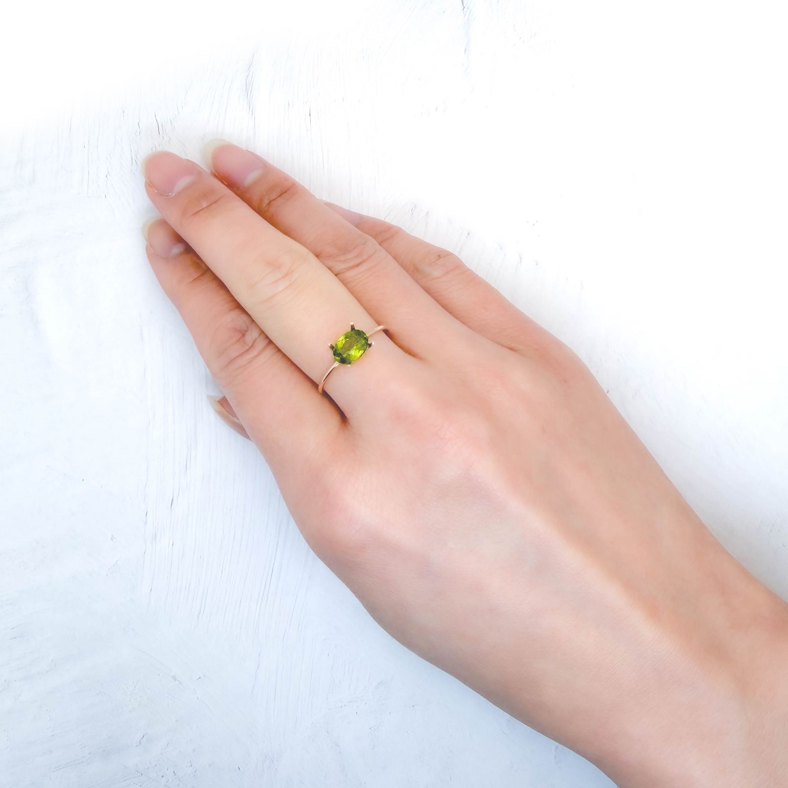 ベスビアナイト(アイドクレース) ケニア産 0.89ct / 7.7x5.4mm前後 [260231716]