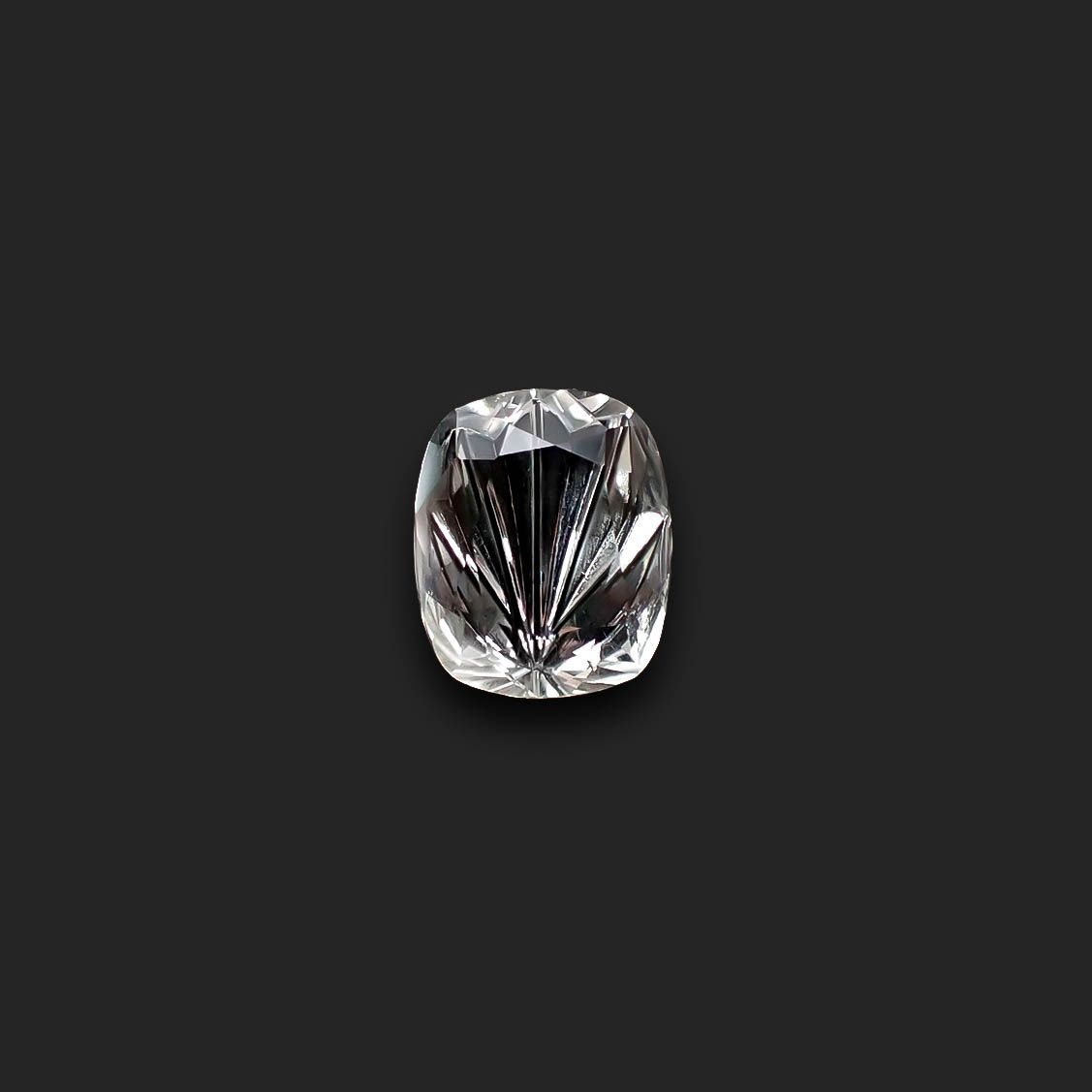 ◇甲州貴石切子Plus Three◇フェナカイト カード付き(宝石名フェナカイト)マダガスカル産 1.85ct 識別済[231225063]9.1x7.6mm前後