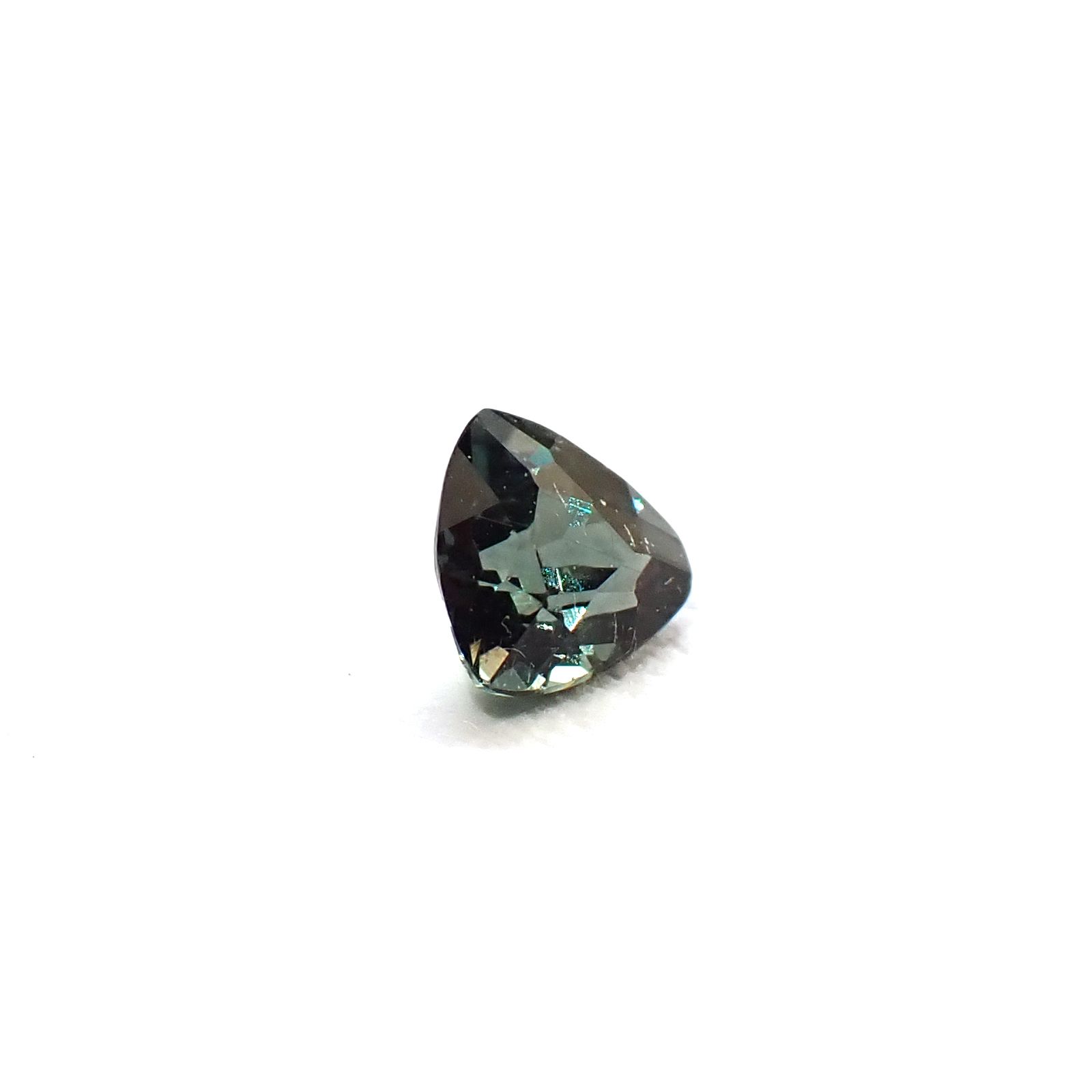 ベキリーブルーガーネット（カラーチェンジガーネット アレキタイプ） マダガスカル・ベキリー産 0.10ct / 2.8x2.9mm前後 [260732458]