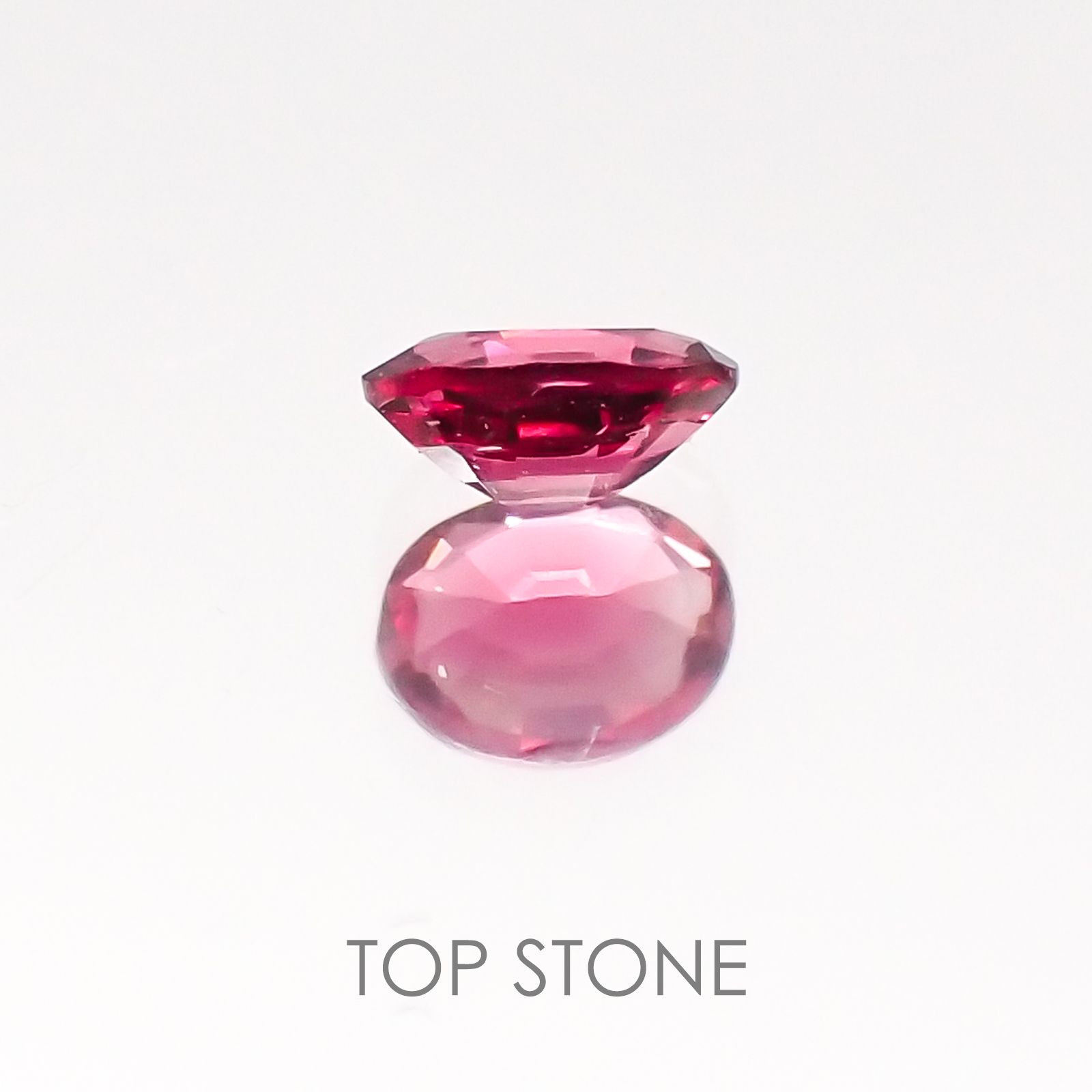 レッドスピネル タンザニア産 ルース 0.19ct[20117697]3.9×3mm前後