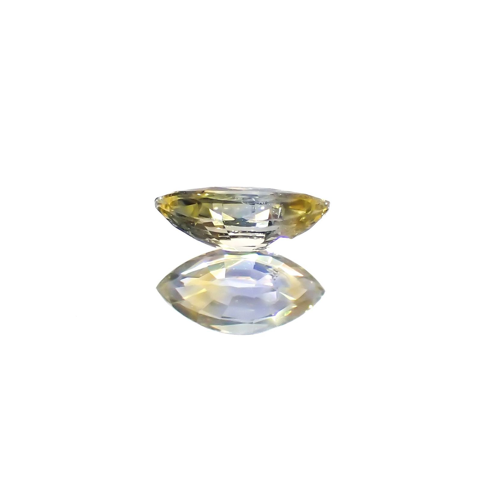 バイカラーサファイア(宝石名サファイア)スリランカ産 識別済 0.27ct / 5.7x2.9mm前後 [230823025]