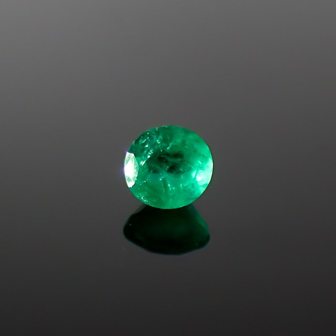 エメラルド コロンビア産 0.10ct / 3.1x3mm前後 [260432105]