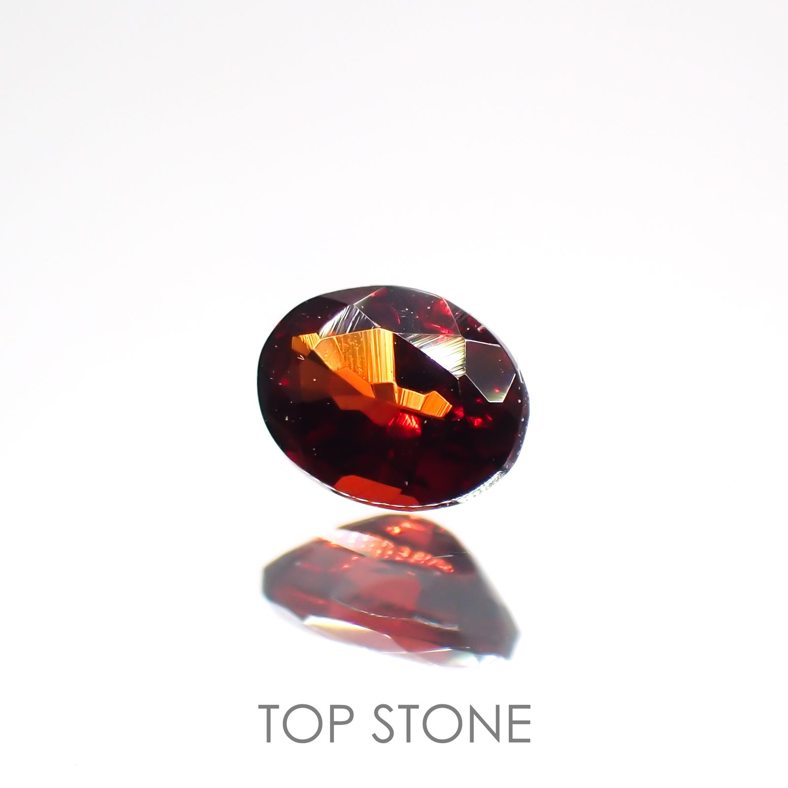 レッドスピネル(宝石名レッド・スピネル)タンザニア産 0.19ct 識別済[220114325]3.8x2.9mm前後