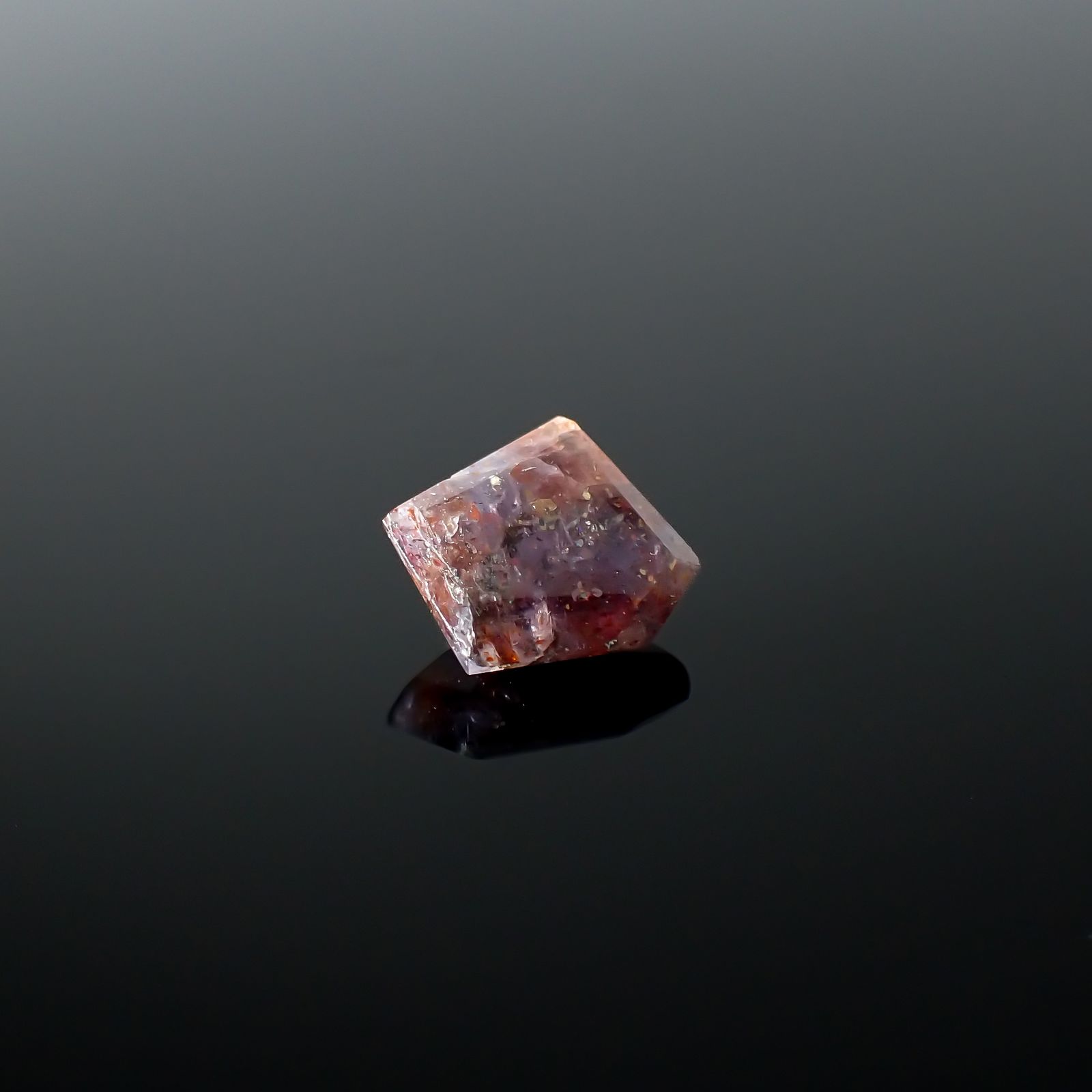 ◇カスタムカット◇ブラッドショットアイオライト インド産 2.05ct[240125390]10.3x8.6mm前後
