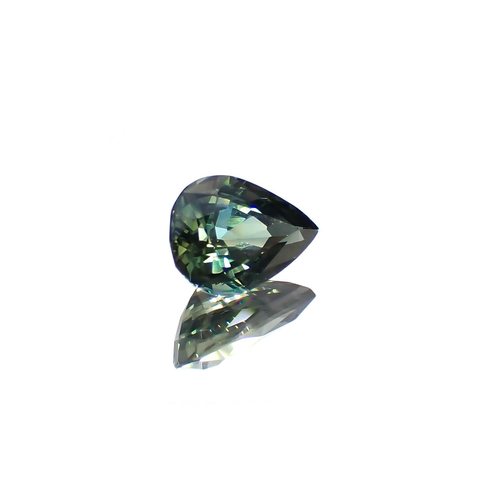 バイカラーサファイア(宝石名サファイア)マダガスカル/オーストラリア産 0.90ct 識別済[250114841]7.1x5.1mm前後