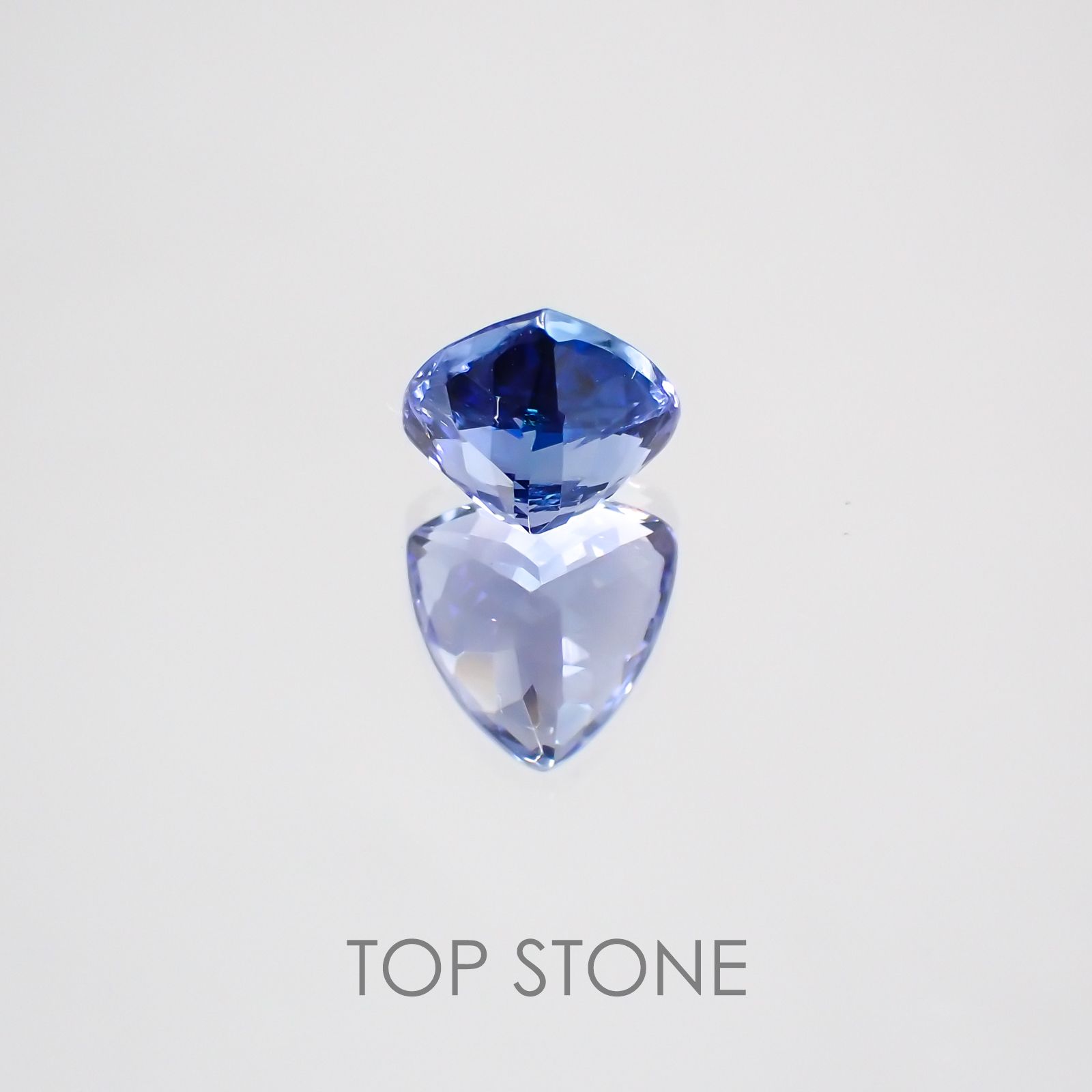 バイカラータンザナイト タンザニア産 ルース 1.35ct[210310101]6.9×6.9mm前後