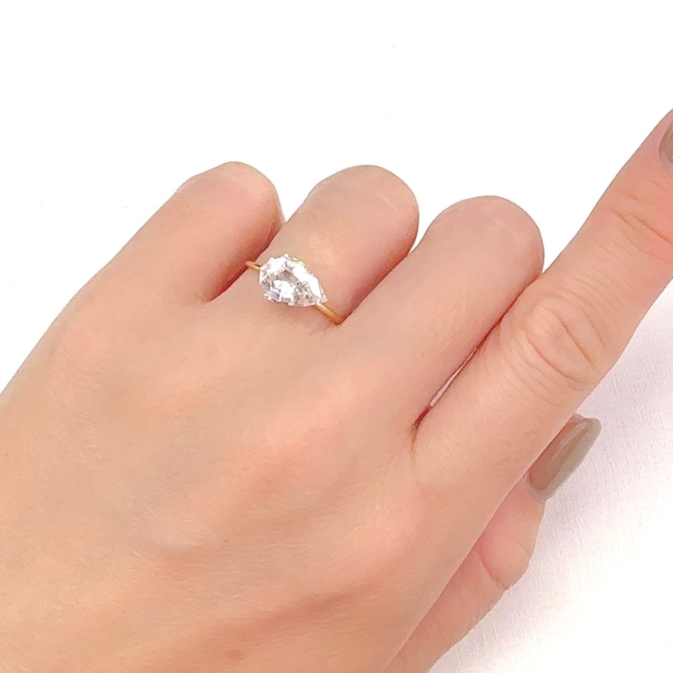 ◇カスタムカット◇ティンカーベルクォーツ ブラジル産 1.55ct[240628166]10.7x6.9mm前後