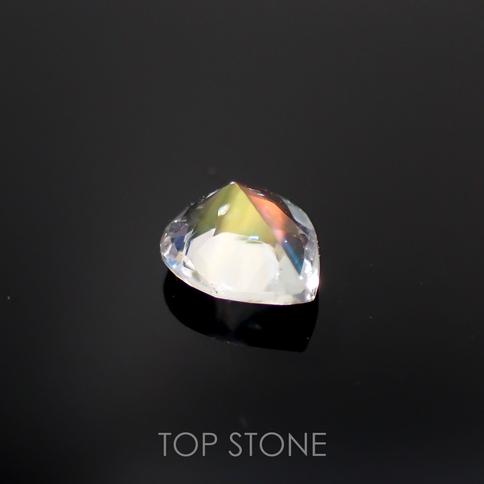 レインボームーンストーン(宝石名ラブラドライト)マダガスカル産 0.44ct 識別済[221119180]5.7x5mm前後