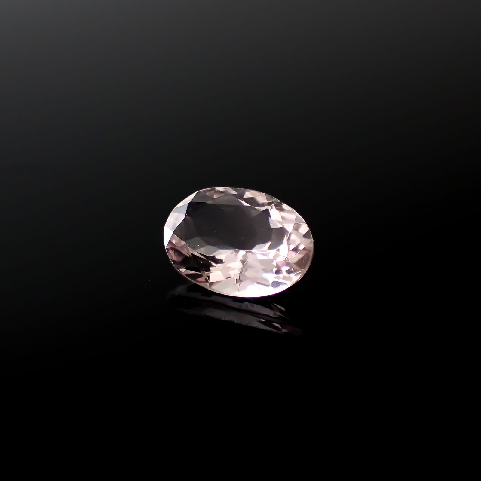 モルガナイト ブラジル産 0.56ct[240326770]6.9x5mm前後