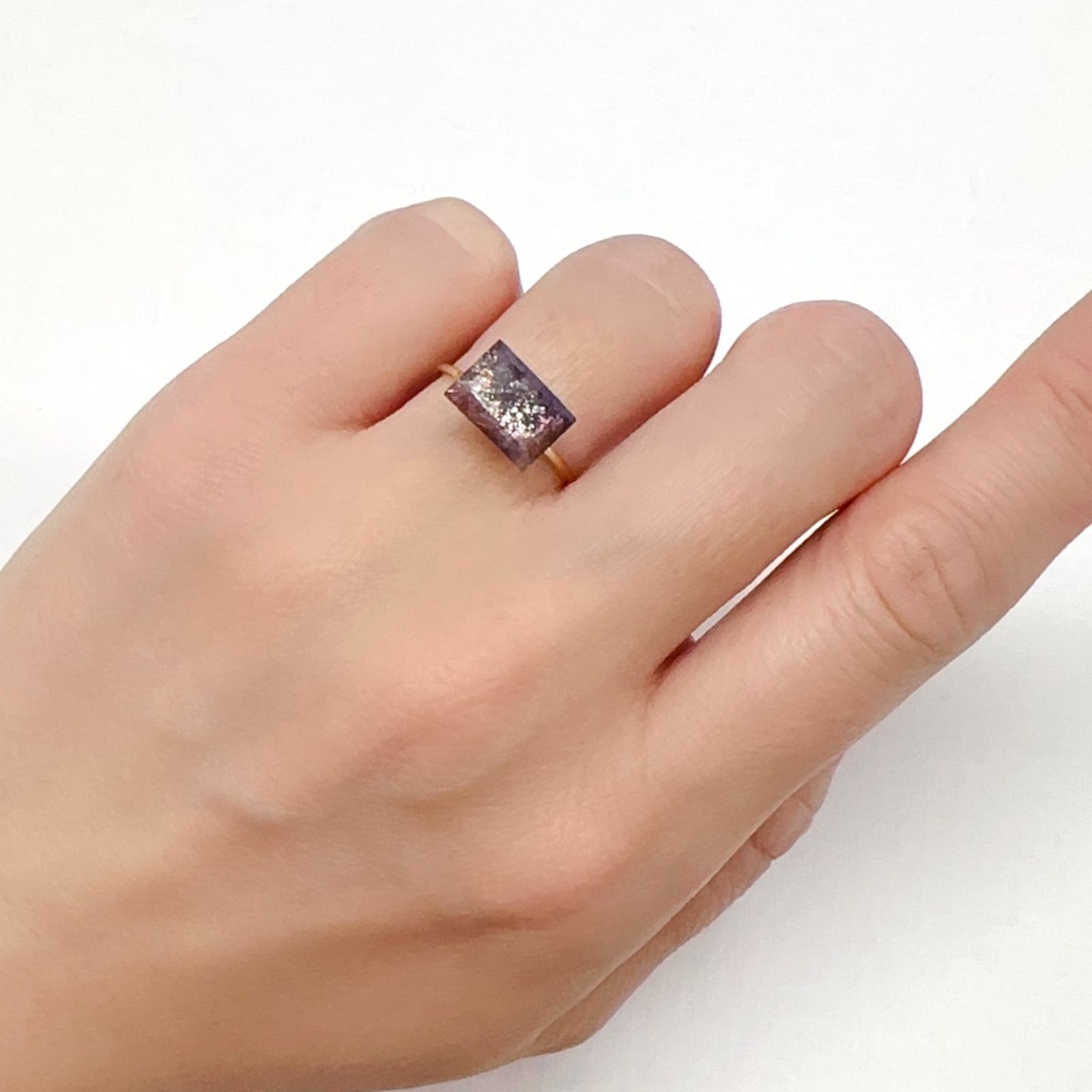 ブラッドショットアイオライト インド産 2.14ct[240125385]9.8x7.1mm前後