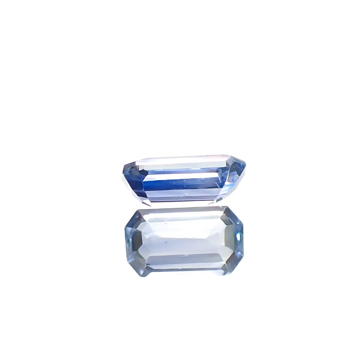 アイスブルーサファイア スリランカ産 0.36ct [241229589]5.3x3mm前後